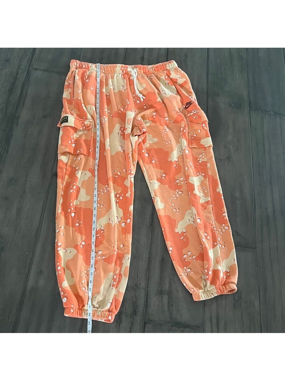 Nike Sportswear Fleece Mid-Rise Cargo Pants in Orange Sherbet Camo - Size XL - Picture 12 of 14